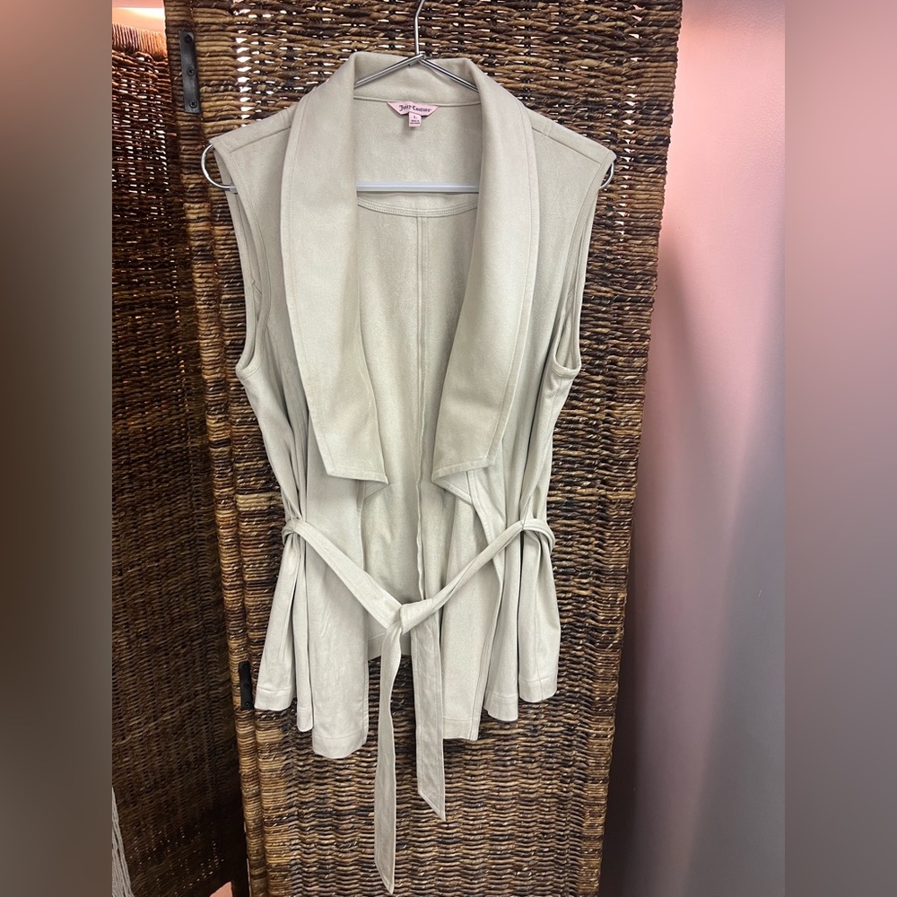 Juicy Couture- Sleeveless cream wrap‎ around top, Size: Large, Pre- Owned